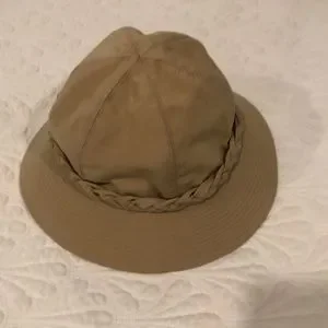 Aquascutum trim store cap